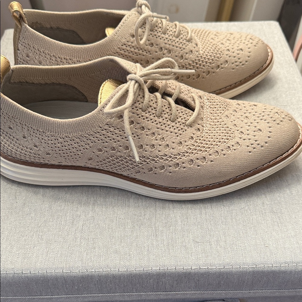 Women's Cole Haan OriginalGrand Stitchlite Wingtip Shoes - Picture 3 of 5